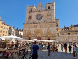 Place St Jean Lyon marché des Tupiniers